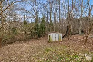 8618 Herons Pond Ct, Charlotte, NC 28215 - Photo 36