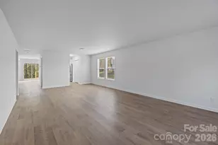 8618 Herons Pond Ct, Charlotte, NC 28215 - Photo 2