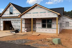 831A Wynnshire Dr, Hickory, NC 28601 - Photo 2