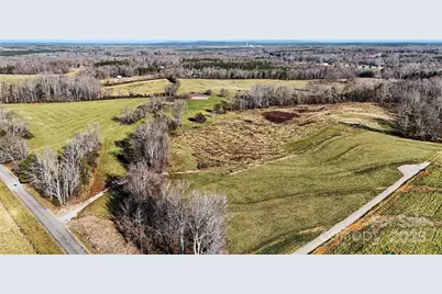 498 Carolina Ridge Road, Gaffney, SC 29341 - Photo 2