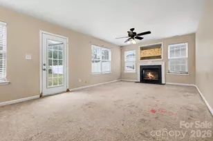 8725 Holly Creek Ct, Charlotte, NC 28216 - Photo 2