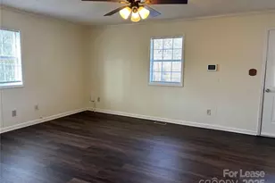 828 Spruce St, Mooresville, NC 28115 - Photo 4