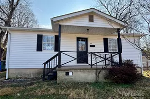 828 Spruce St, Mooresville, NC 28115 - Photo 1