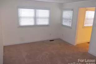 2746 Dogwood Ave, Charlotte, NC 28206 - Photo 12