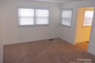 2746 Dogwood Ave, Charlotte, NC 28206 - Photo 12