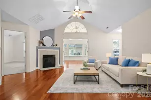 5518 Prosperity View Dr, Charlotte, NC 28269 - Photo 4