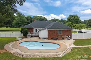 4116 Hoodridge Ln, Mint Hill, NC 28227 - Photo 4