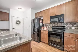 630 Calvert St, Charlotte, NC 28208 - Photo 4