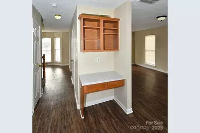9701 Veronica Drive, Charlotte, NC 28215 - Photo 8