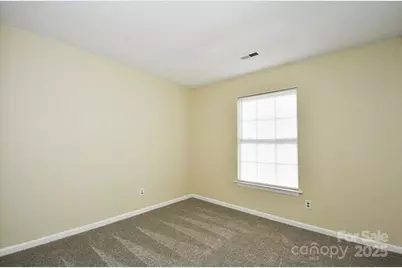 9701 Veronica Drive, Charlotte, NC 28215 - Photo 12