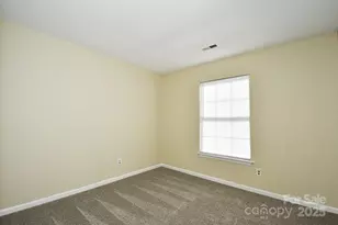 9701 Veronica Dr, Charlotte, NC 28215 - Photo 12