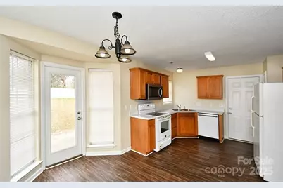 9701 Veronica Drive, Charlotte, NC 28215 - Photo 6