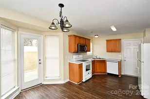 9701 Veronica Dr, Charlotte, NC 28215 - Photo 6