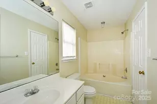 9701 Veronica Dr, Charlotte, NC 28215 - Photo 14