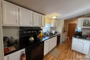 2423 Stones Throw Ct, Lenoir, NC 28645 - Photo 4