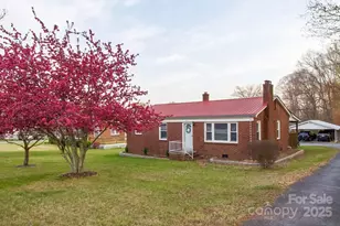 432 S Main St, Troutman, NC 28166 - Photo 4