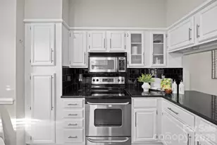 319 S Clarkson St, Charlotte, NC 28202 - Photo 10