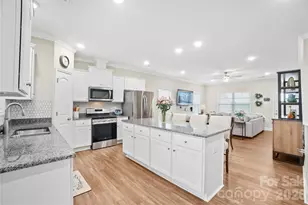 11249 Island View Ln, Lancaster, SC 29720 - Photo 10