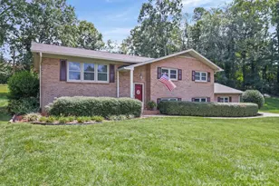 606 Brookgreen Dr, Dallas, NC 28034 - Photo 2