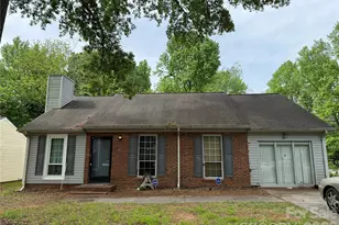 6000 Crosswood Ct, Charlotte, NC 28215 - Photo 1