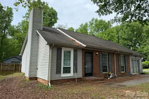 6000 Crosswood Ct, Charlotte, NC 28215 - Photo 2