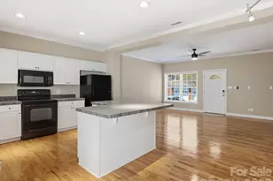 4330 Laurel Hill Ln, Charlotte, NC 28217 - Photo 8