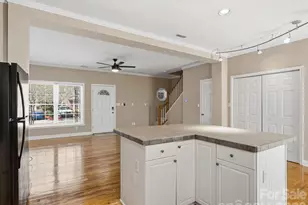 4330 Laurel Hill Ln, Charlotte, NC 28217 - Photo 6