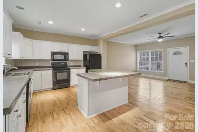 4330 Laurel Hill Lane, Charlotte, NC 28217 - Photo 2