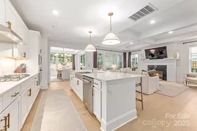 6931 Providence Lane W, Charlotte, NC 28226 - Photo 12