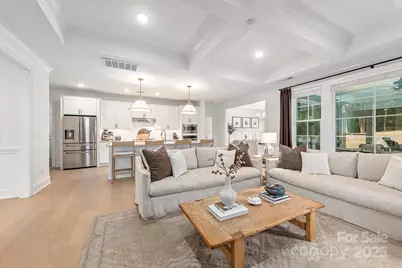 6931 Providence Lane W, Charlotte, NC 28226 - Photo 10