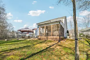 10105 Sparkling Brook Ct, Charlotte, NC 28214 - Photo 40