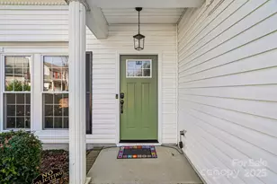 10105 Sparkling Brook Ct, Charlotte, NC 28214 - Photo 2
