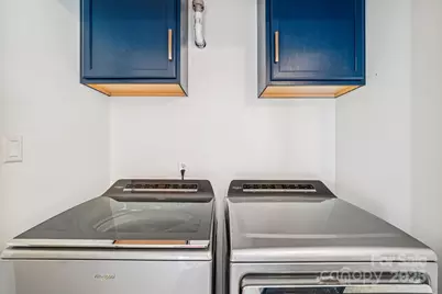 10105 Sparkling Brook Court, Charlotte, NC 28214 - Photo 14