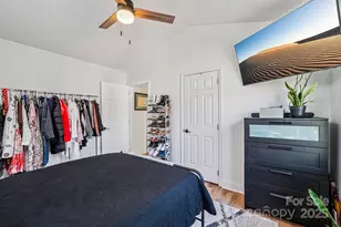 10105 Sparkling Brook Ct, Charlotte, NC 28214 - Photo 24