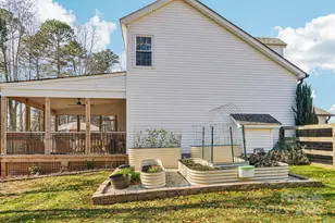 10105 Sparkling Brook Ct, Charlotte, NC 28214 - Photo 42