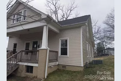 410 Spruce Street SW, Lenoir, NC 28645 - Photo 2