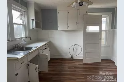 410 Spruce Street SW, Lenoir, NC 28645 - Photo 12