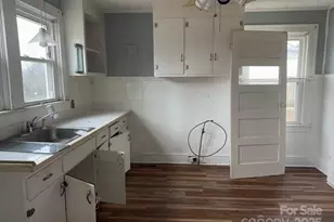 410 Spruce St SW, Lenoir, NC 28645 - Photo 12