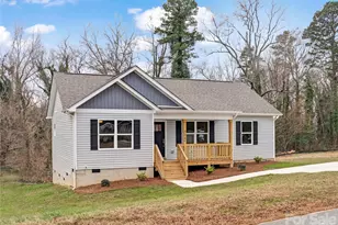 407 Queens Rd, Gastonia, NC 28052 - Photo 2