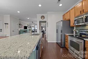 1604 Walnut View Dr, Charlotte, NC 28208 - Photo 8