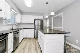 5823 Falstaff Dr, Charlotte, NC 28227 - Photo 4