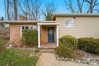 212 Newland Place NW, Lenoir, NC 28645 - Photo 2