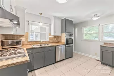 810 Hartford Avenue, Charlotte, NC 28209 - Photo 8