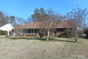 10749 Colony Woods Dr, Charlotte, NC 28277 - Photo 2