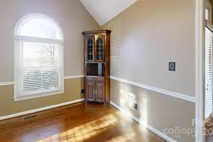 137 N Shore Dr, Cherryville, NC 28021 - Photo 6