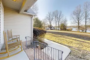 137 N Shore Dr, Cherryville, NC 28021 - Photo 2