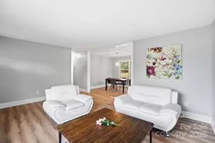 5326 Dolphin Ln, Charlotte, NC 28215 - Photo 4