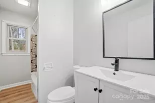 5326 Dolphin Ln, Charlotte, NC 28215 - Photo 18