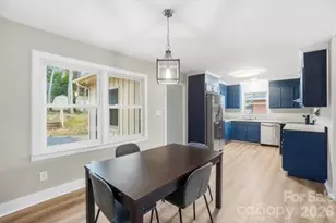 5326 Dolphin Ln, Charlotte, NC 28215 - Photo 8