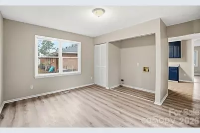5326 Dolphin Lane, Charlotte, NC 28215 - Photo 10
